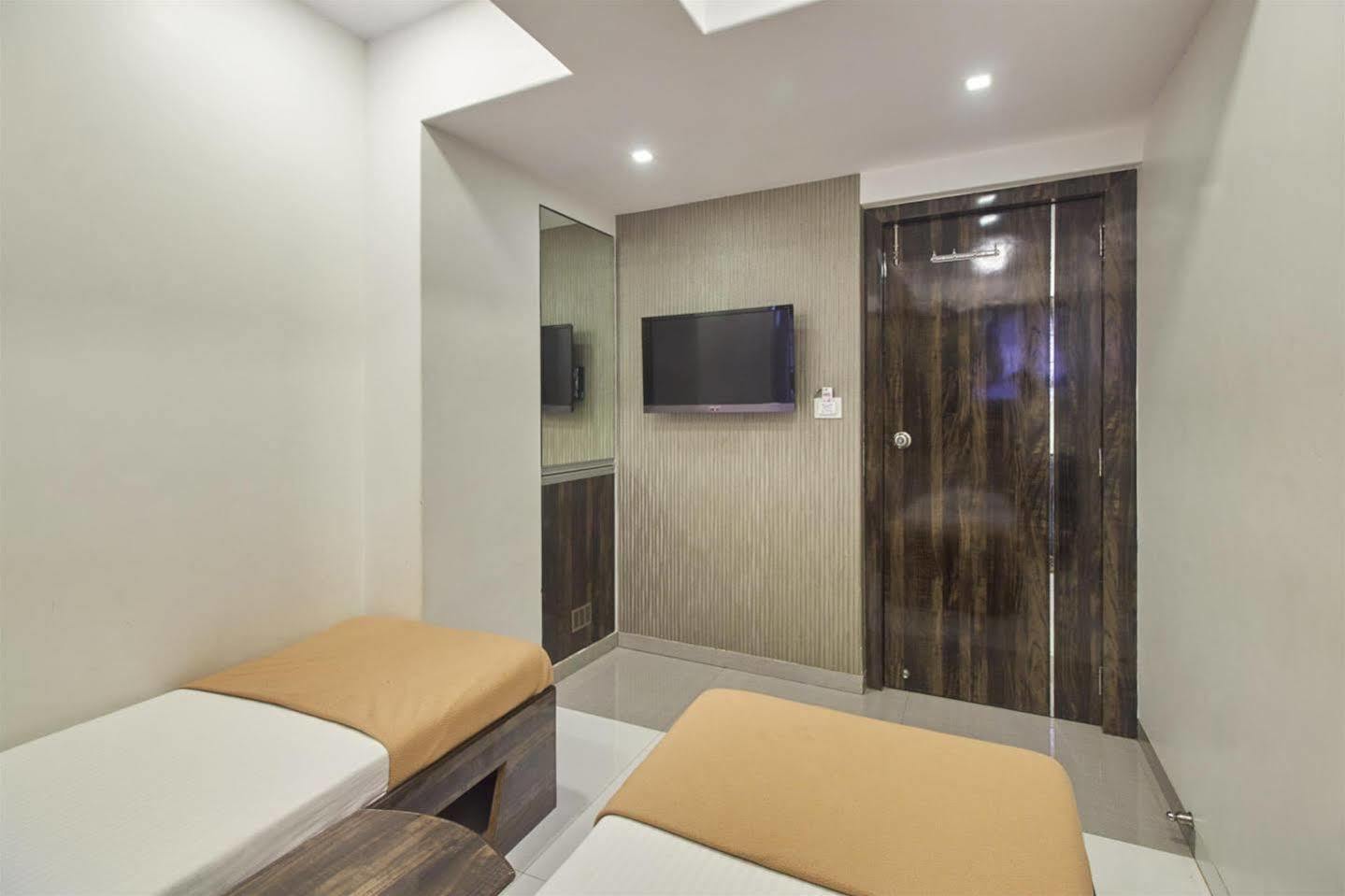 Oyo 28893 Hotel Gulf Mumbai Dış mekan fotoğraf